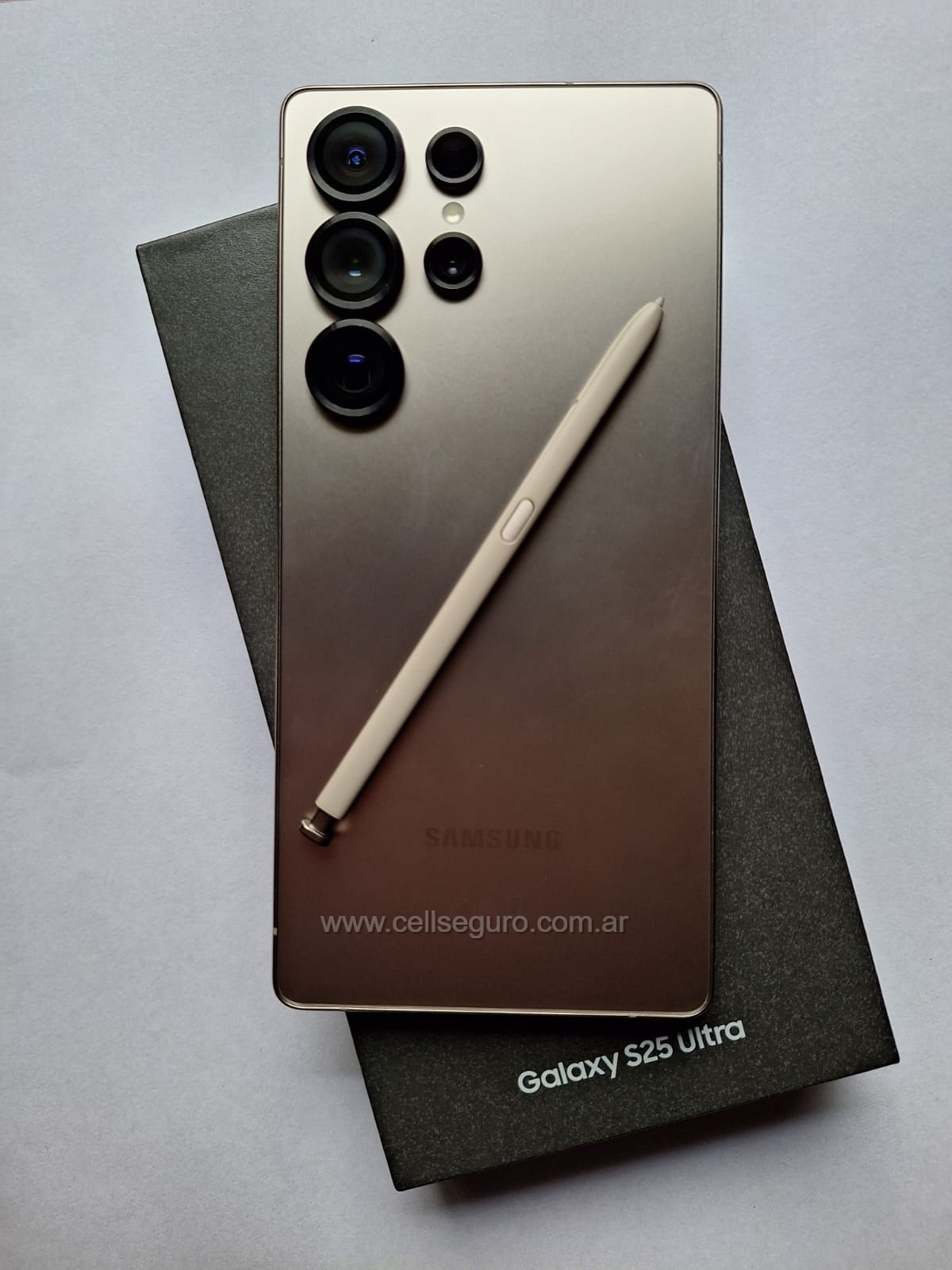 Samsung S 25 Ultra 12 Ram 512 Gb. Impecable, como nuevo.
